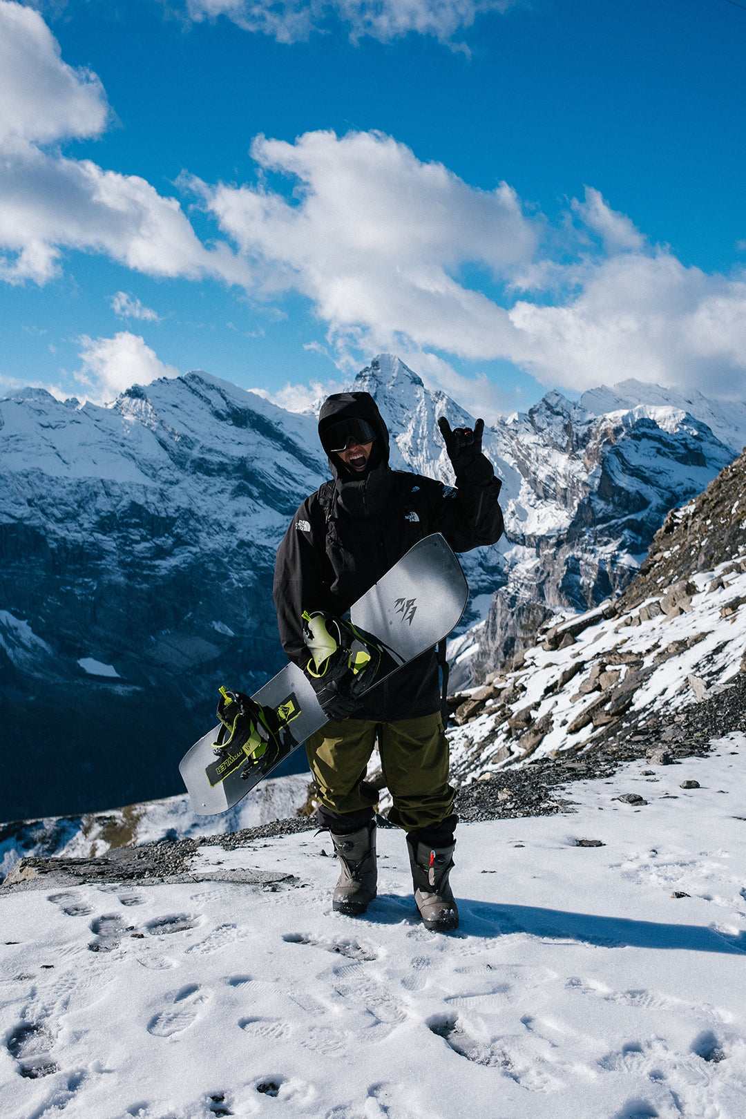 2026 Jones Howler Snowboard
Action Victor De Le Rue