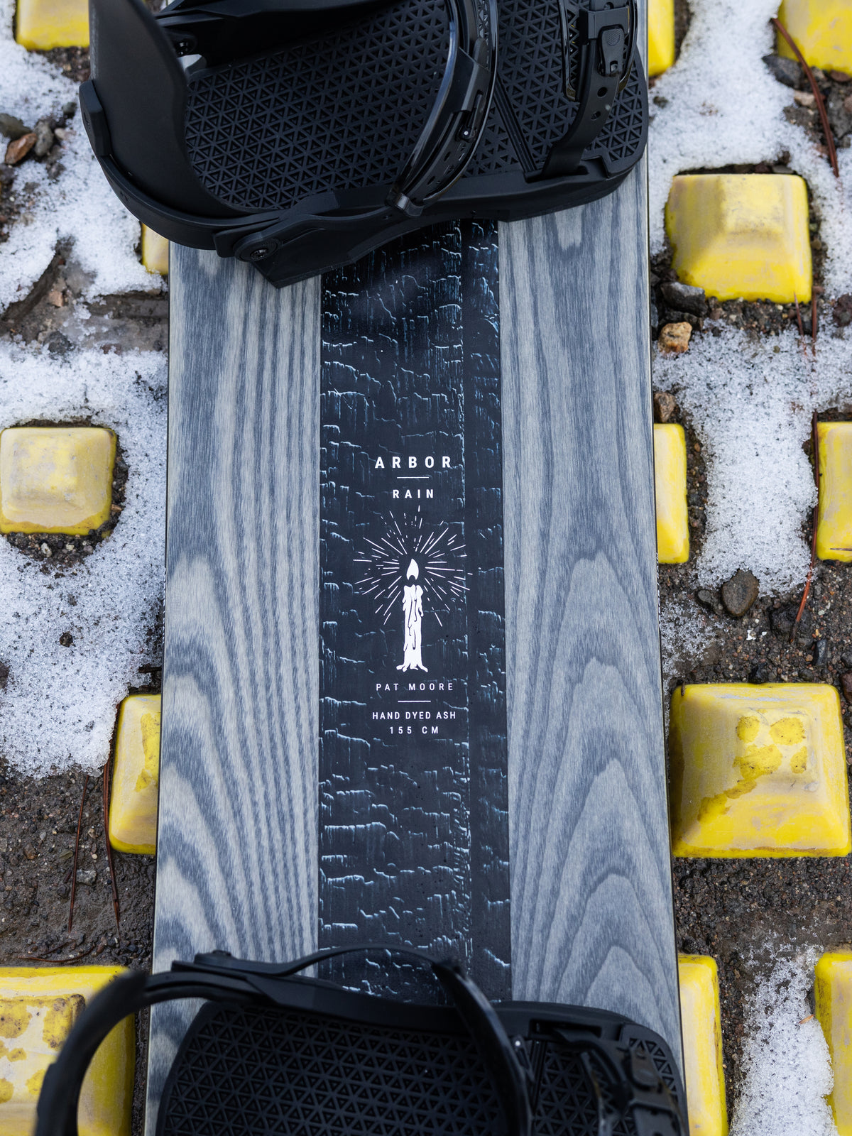 2027 Arbor Rain Snowboard + Spruce Binding Package