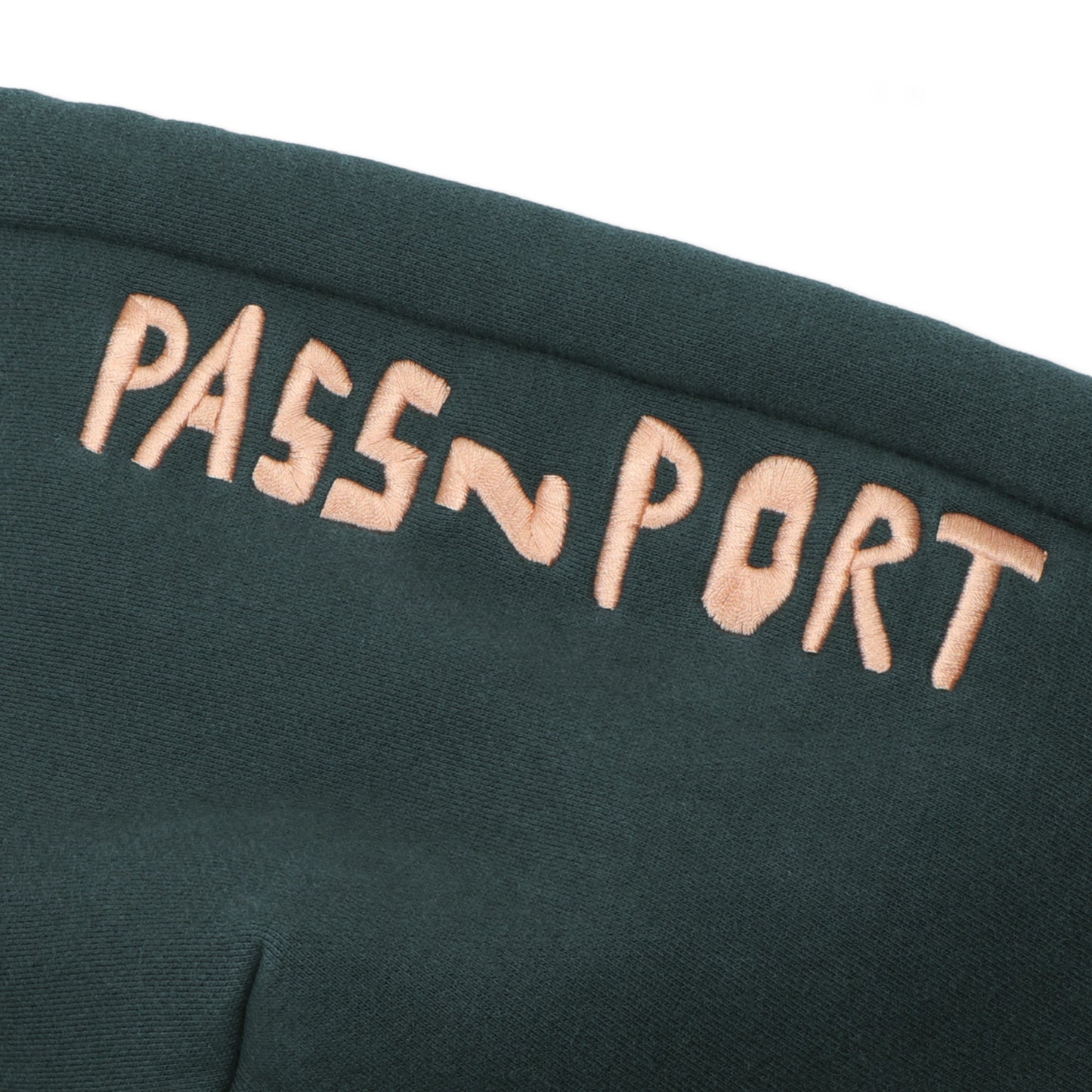 Pass~Port Scissorcraft Zip Hood – R#47