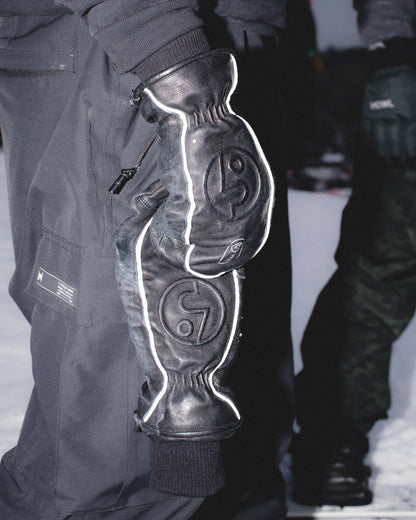 Howl + Public Highland Mitt 2026