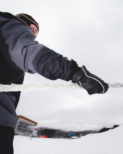 Howl + Public Highland Mitt 2026